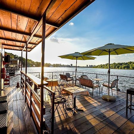 San Art Floating Hostel & Apartments Βελιγράδι Εξωτερικό φωτογραφία