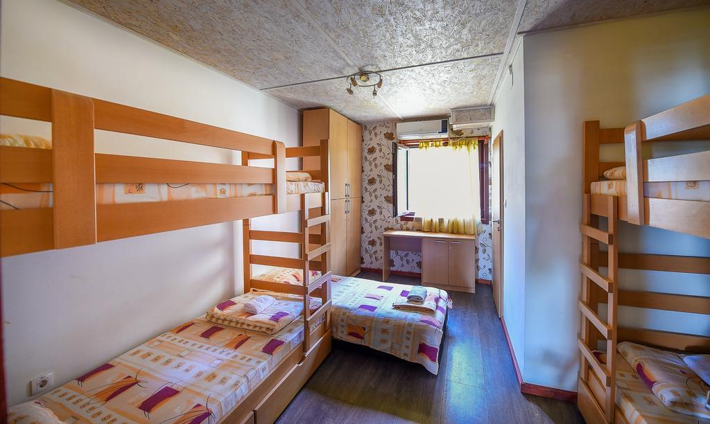 San Art Floating Hostel & Apartments Βελιγράδι Εξωτερικό φωτογραφία