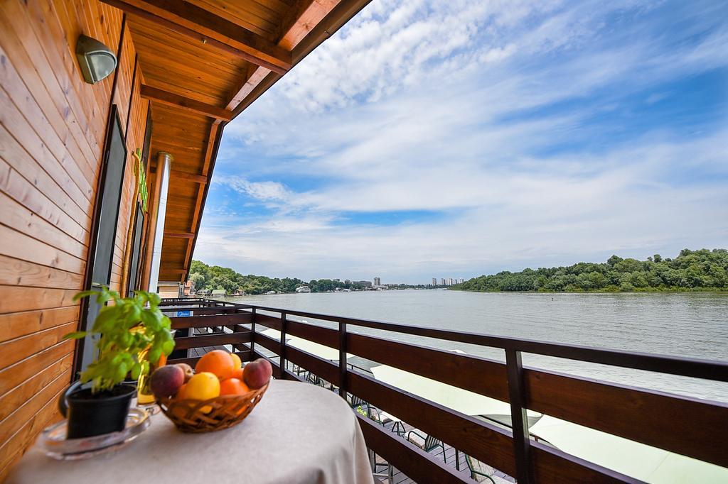 San Art Floating Hostel & Apartments Βελιγράδι Εξωτερικό φωτογραφία