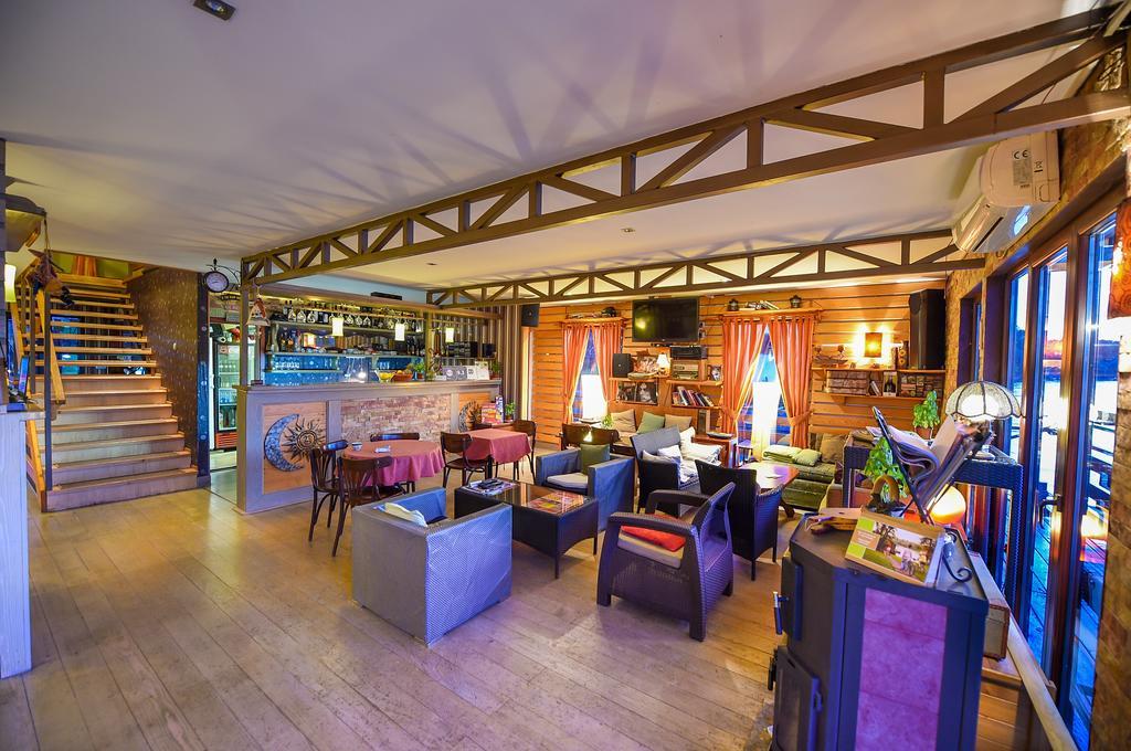 San Art Floating Hostel & Apartments Βελιγράδι Εξωτερικό φωτογραφία