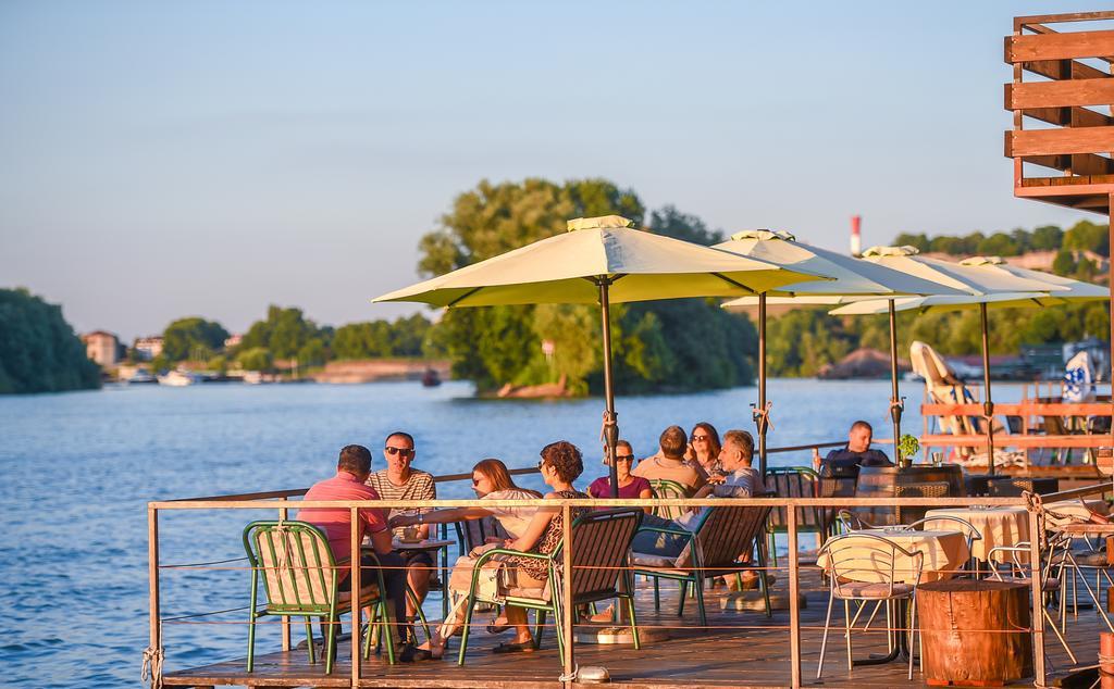 San Art Floating Hostel & Apartments Βελιγράδι Εξωτερικό φωτογραφία